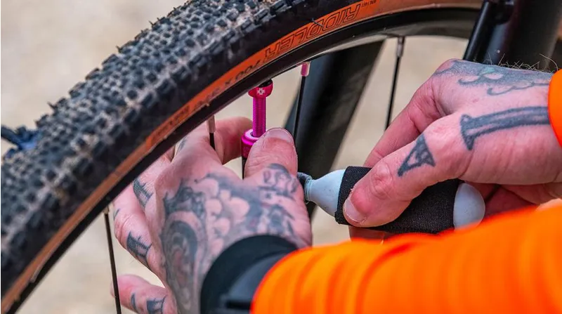 CO2 Inflator Kit 16g Road Bike-1