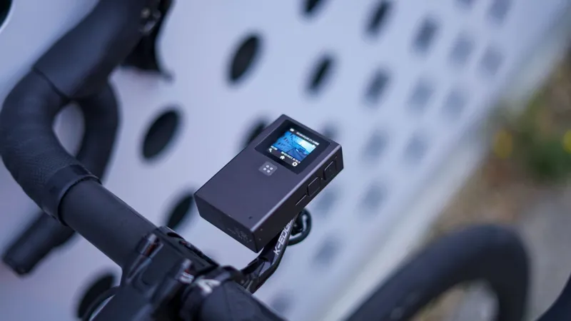 TOOO Cycling DVF100 Front Safety Camera Light Black one size-6