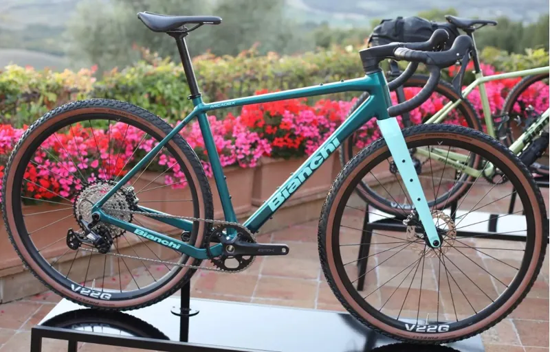 Bianchi Arcadex AL Gravel Bike GRX 610 12sp Turquoise Celeste Glossy-3