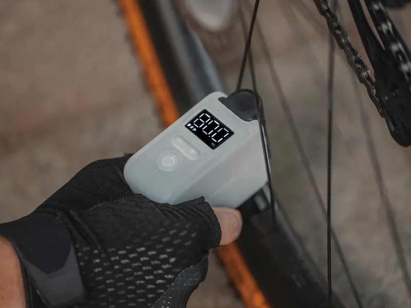Topeak E-Booster Digital Rechargeable Electrical Mini Pump Black-3