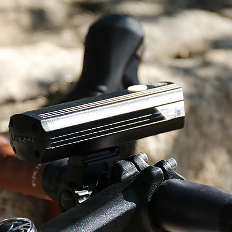 Cateye Ampp 1700 Front Bike Light: BLACK-5