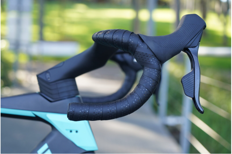 Bianchi Oltre Comp Ultegra Di2 Integrated Bars Celeste-1