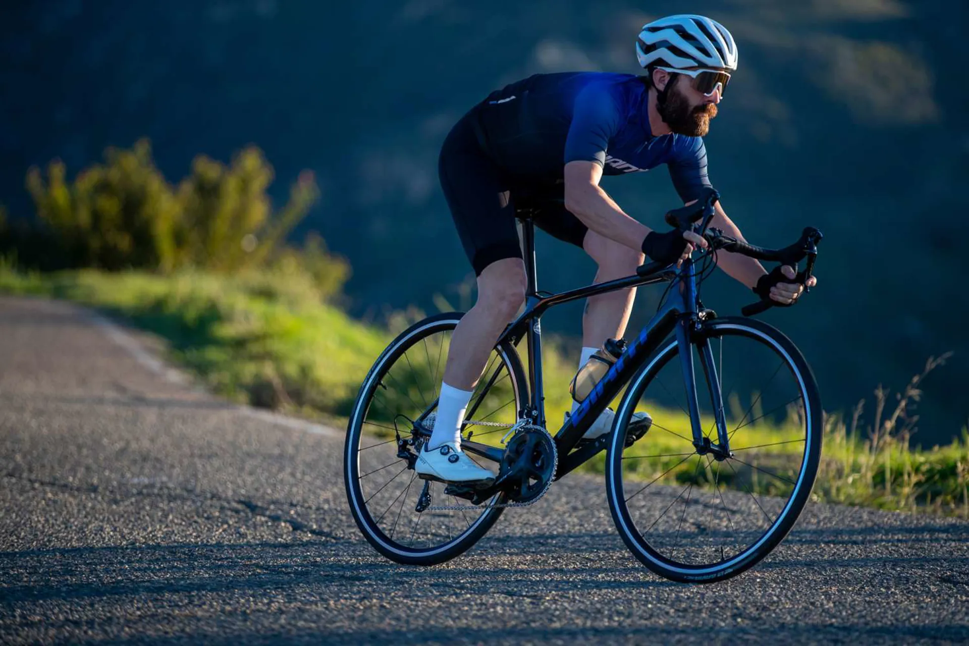 Giant TCR Advanced Carbon Road Bike in Gloss Cold Iron