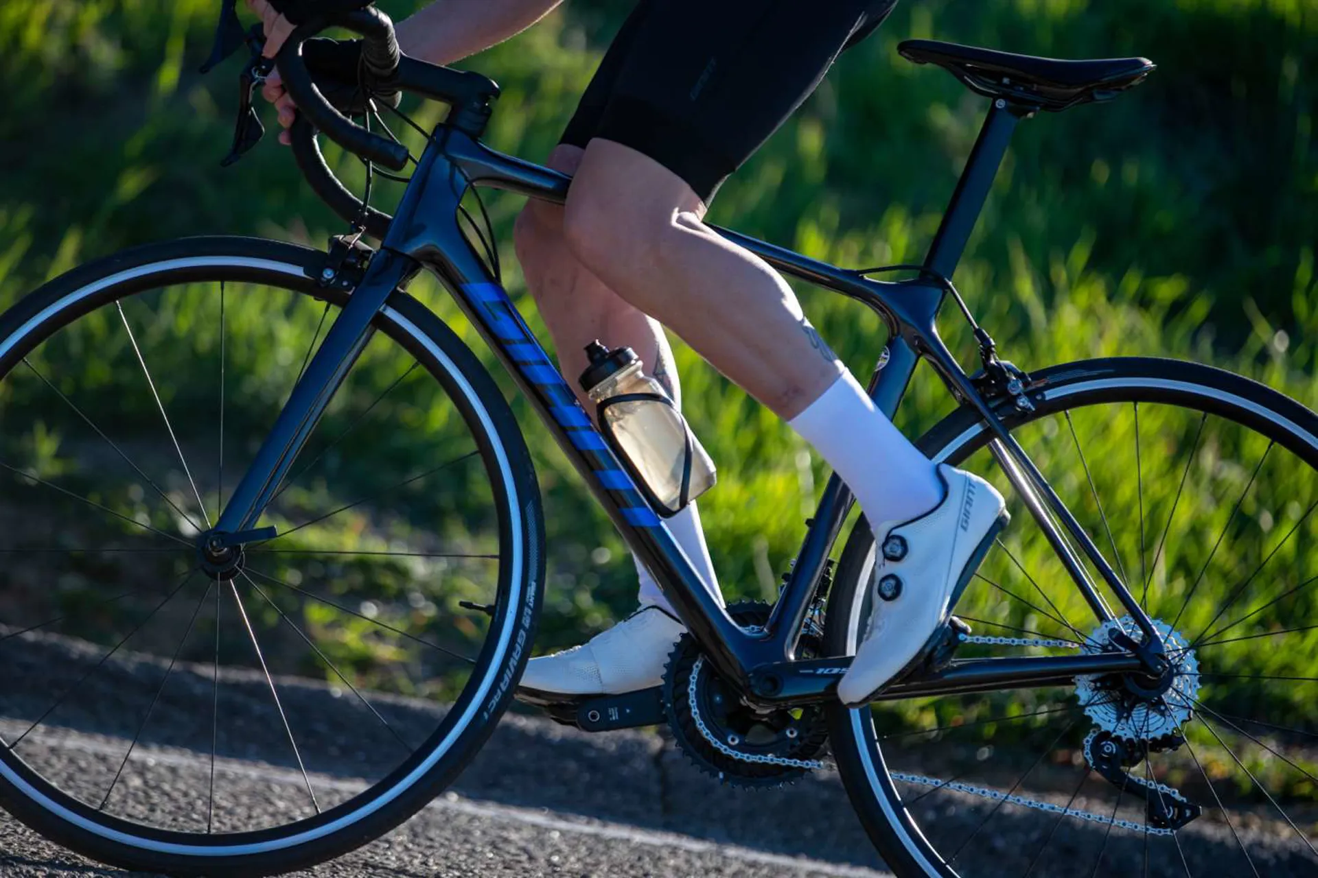 Giant TCR Advanced Carbon Road Bike in Gloss Cold Iron